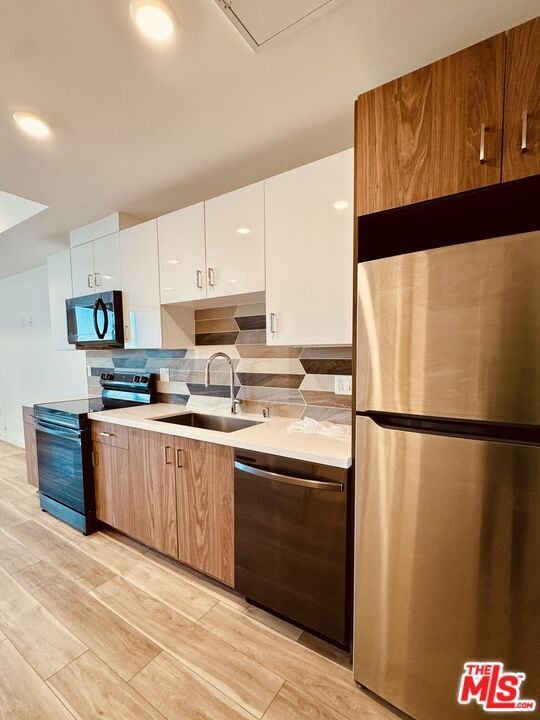 Building Photo - 252 N Hoover St