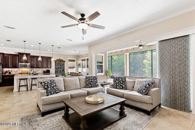 Building Photo - 350 Brambly Vine Dr