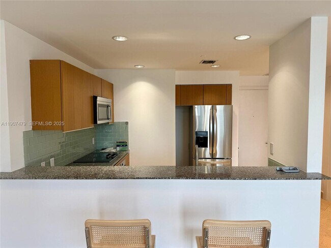 Building Photo - 1050 Brickell Ave