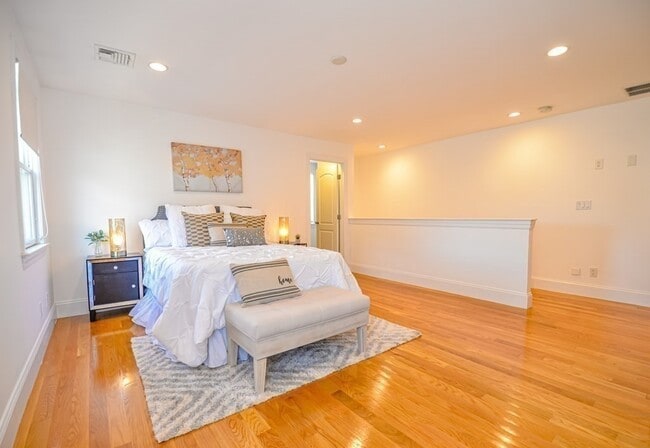 Building Photo - 429 Gallivan Blvd