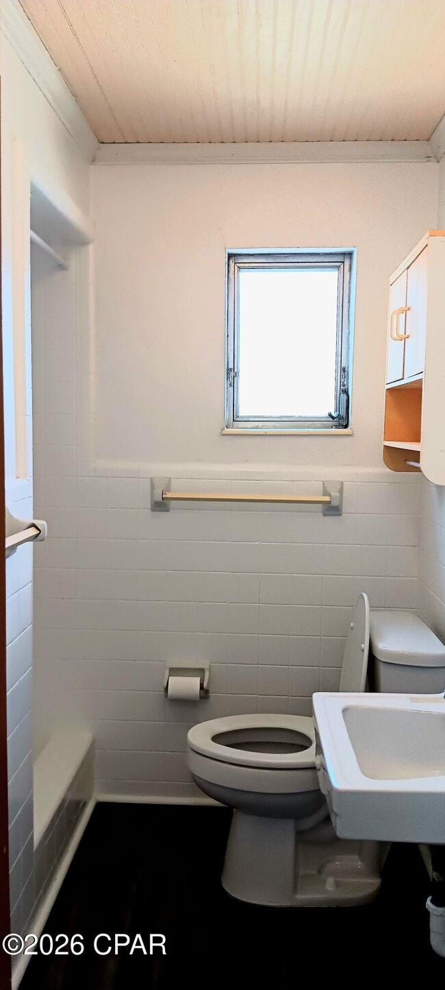 Building Photo - 648 N 9th Plaza