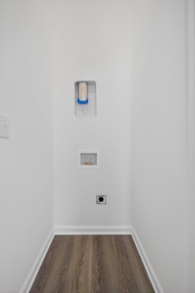 Building Photo - 89 Fishburne St