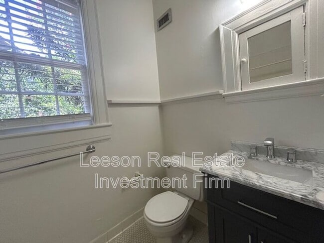 Building Photo - 2409 Fairfield Ave