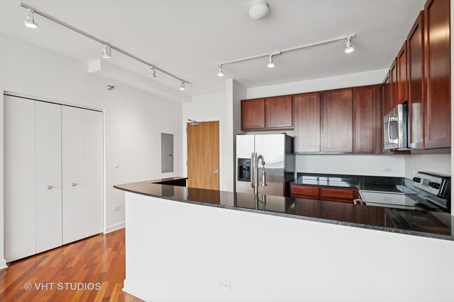 Building Photo - 1841 S Calumet Ave