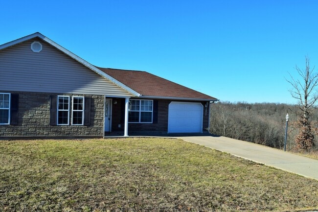 Building Photo - 16865 B Hurricane Ln