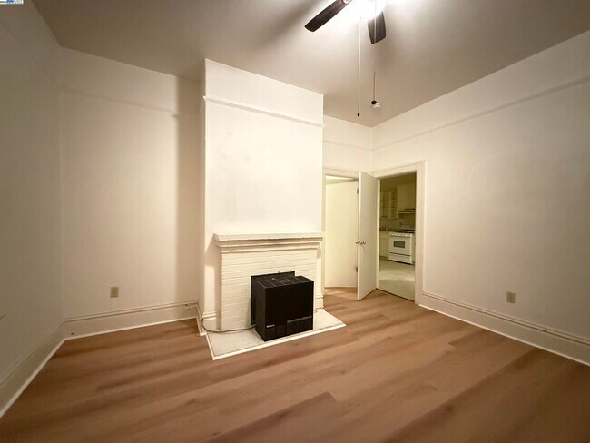 Building Photo - 1173 Park Ave E