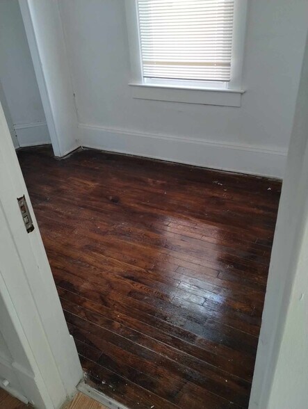 Building Photo - 1527 Jackson St