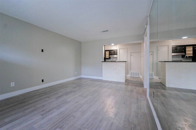 Building Photo - 845 Wax Myrtle Ln