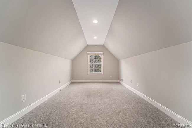 Building Photo - 1630 Normandy Rd