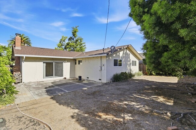 Building Photo - Wow! What a Great Home! Available Now!