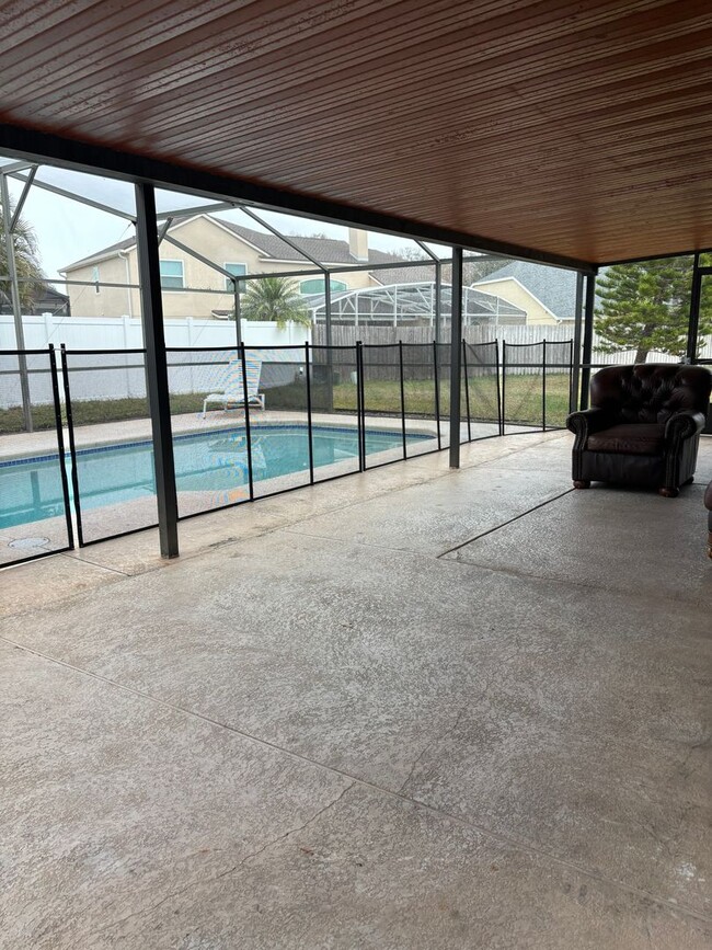 Building Photo - Awesome Floorplan with Pool in Southchase 4/2