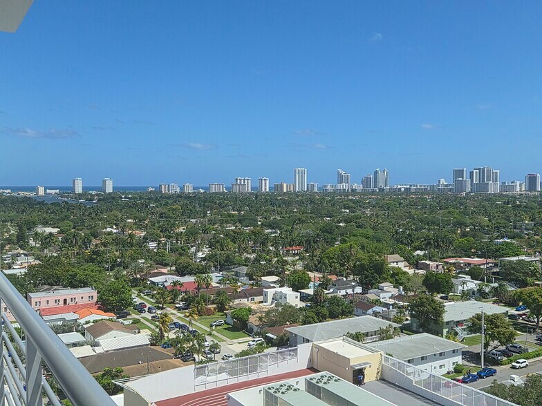 Building Photo - 1720 Harrison St