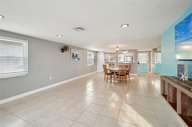 Building Photo - 5102 Blue Heron Dr