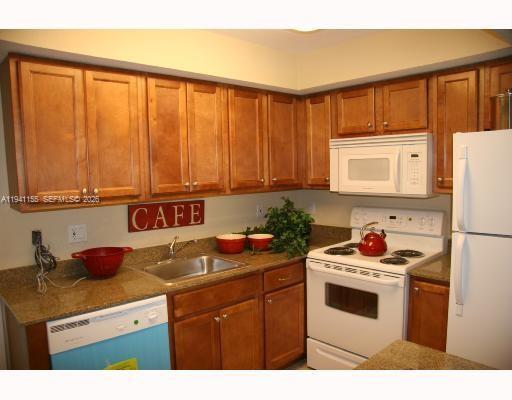 Building Photo - 603 SW 1st Ct