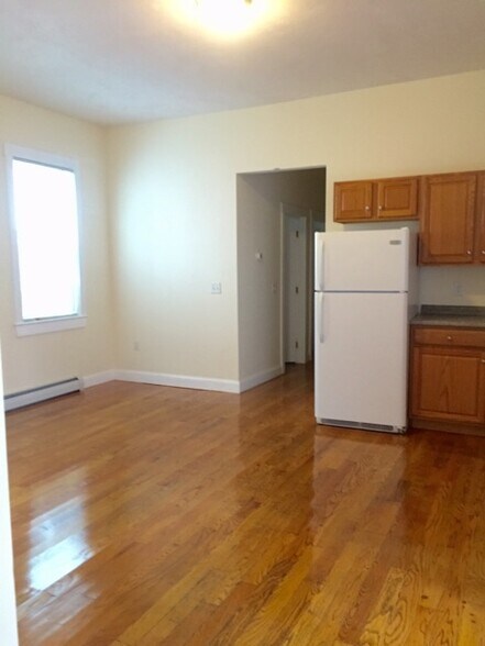 Building Photo - 763 Merrimack St