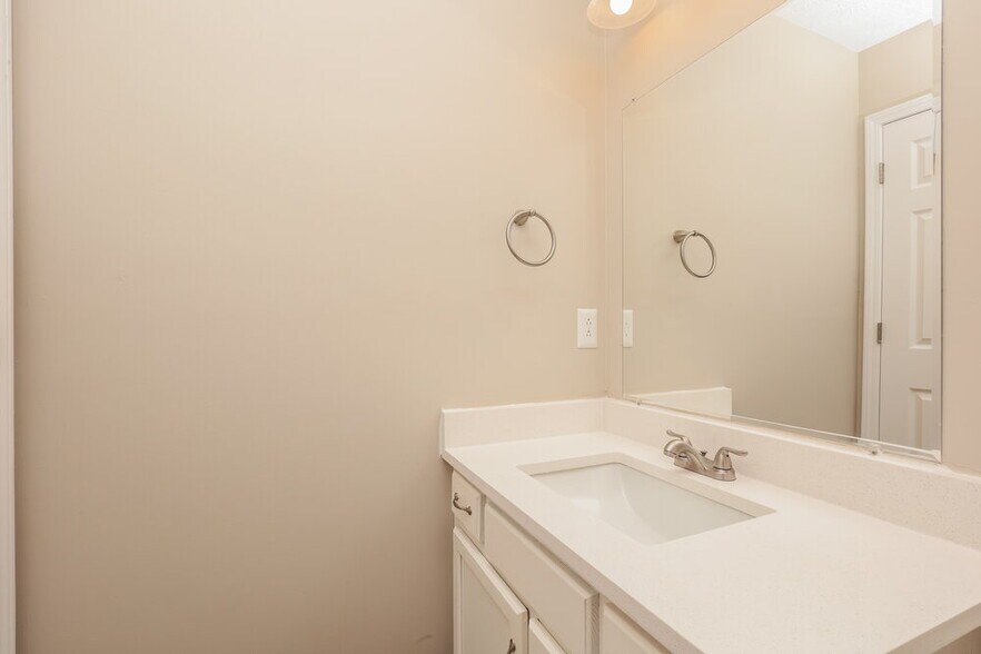 Building Photo - 5701 Chestnutwood Trail