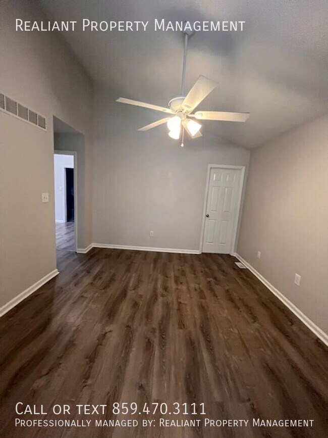 Building Photo - 353 Chase Pl