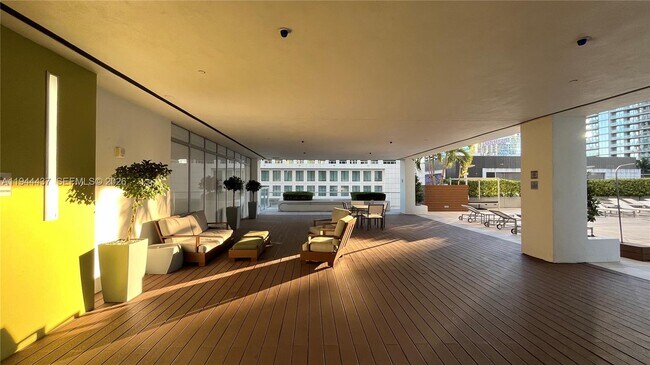 Building Photo - 55 SE 6th St