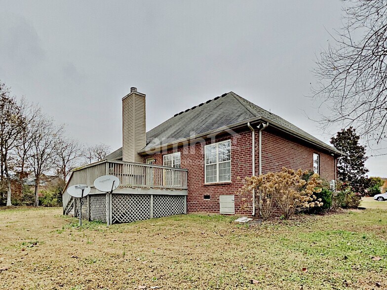 Building Photo - 165 Bland Dr