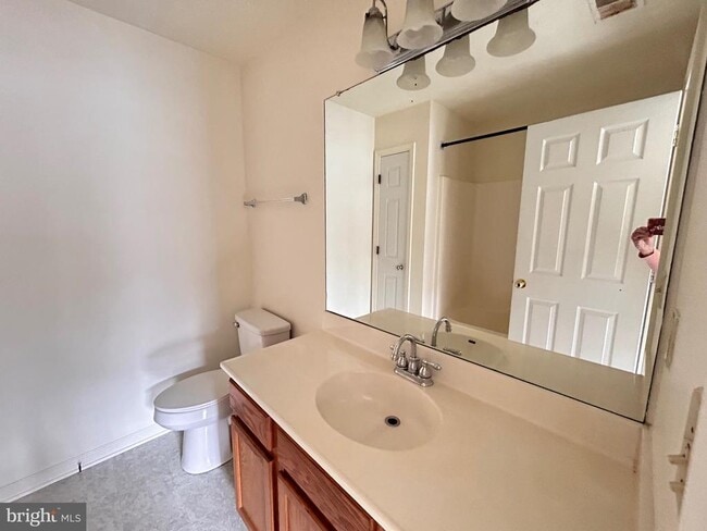 Building Photo - 209 Copperfield Ln