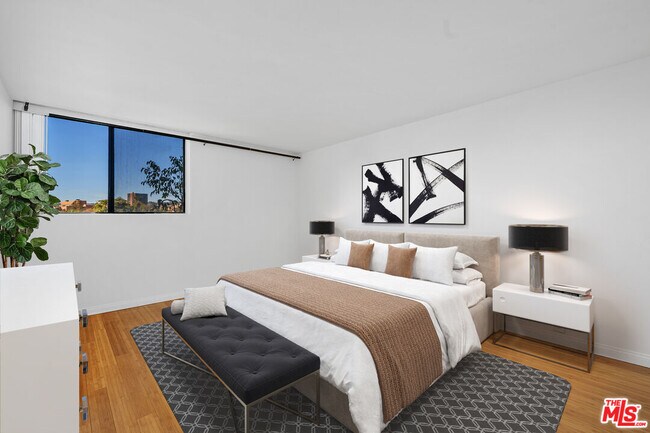 Building Photo - 10535 Wilshire Blvd