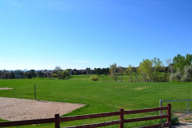 Building Photo - Best 2 Bed, 2 Bath Condo in Willow Ranch.