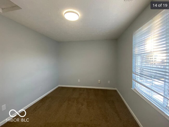 Building Photo - 628 Mountain Pine Dr