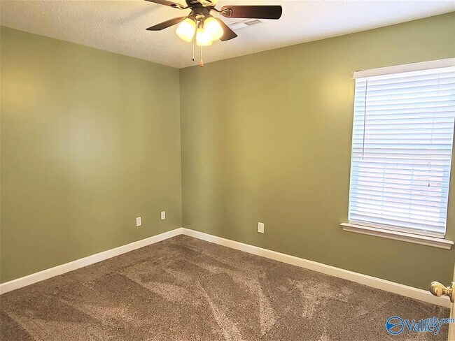 Building Photo - 5308 Frankford Dr SE