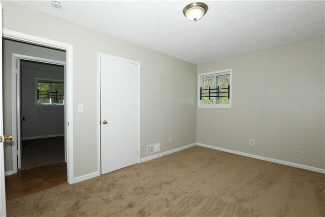 Building Photo - 107 Inverness Dr