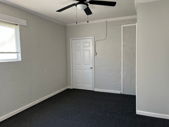 Building Photo - 1 bedroom apartment all inclusive rent