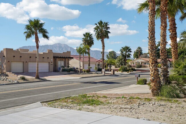 Building Photo - 64382 Spyglass Ave