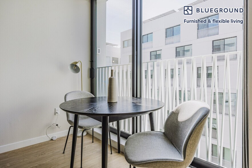 Building Photo - 200 Mesnager St