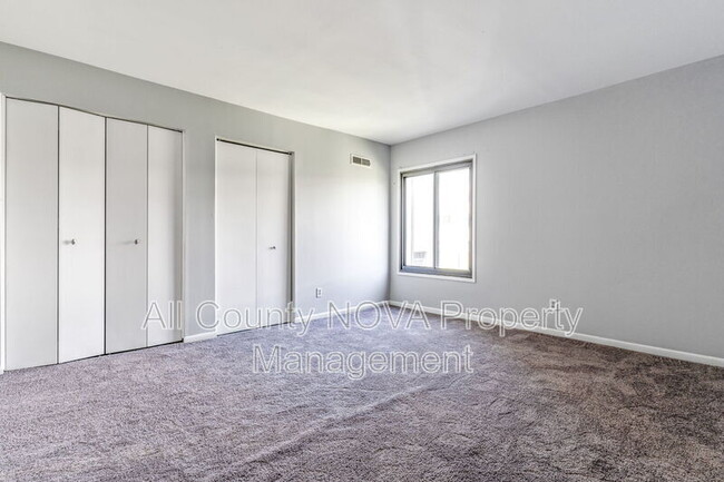 Building Photo - 10122 Campus Way S