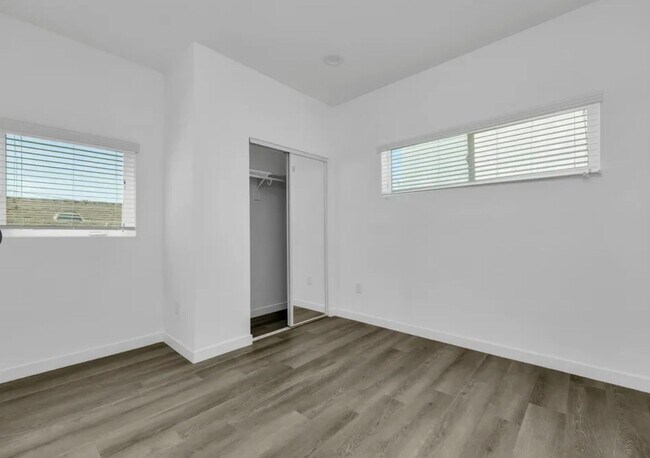 Building Photo - 1885 W 20th St