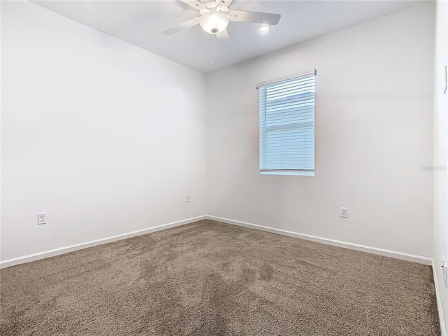 Building Photo - 1043 Lakeshore Breeze Pl