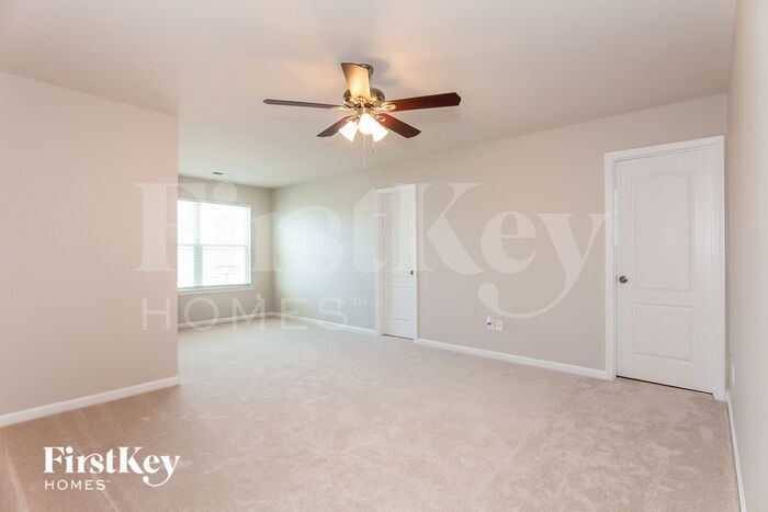 Building Photo - 2212 Killian Creek Dr