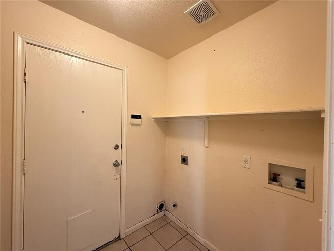 Building Photo - 1713 Primrose Ln