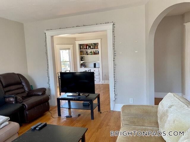 Primary Photo - 129 Brooks St