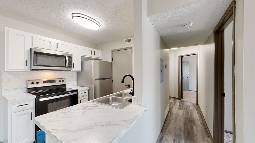 Primary Photo - PVN- Parkview Apartments