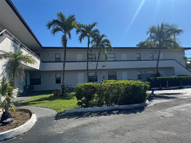 Building Photo - 607 NE 29th Dr