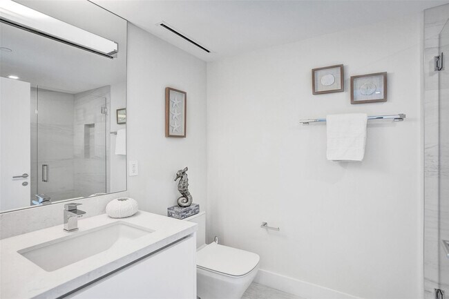 Building Photo - 701 N Fort Lauderdale Beach Blvd