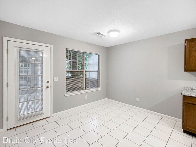 Building Photo - 3 br, 2 bath House - 1015 Mockingbird Lane