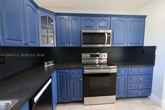 Building Photo - 3610 SW 106th Ave