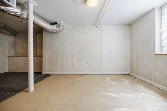 Building Photo - 1716 Beacon Hill Blvd NE