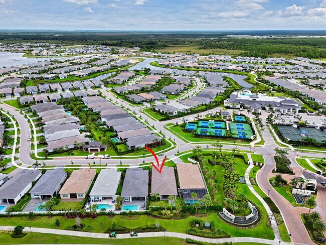 Building Photo - 9901 Regency Wy