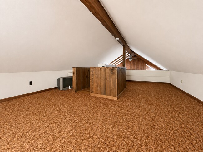 Building Photo - 3 Lark Pl