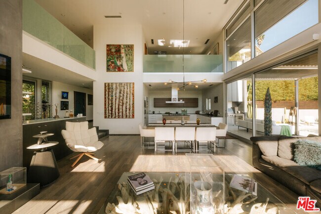 Building Photo - 2651 Nichols Canyon Rd