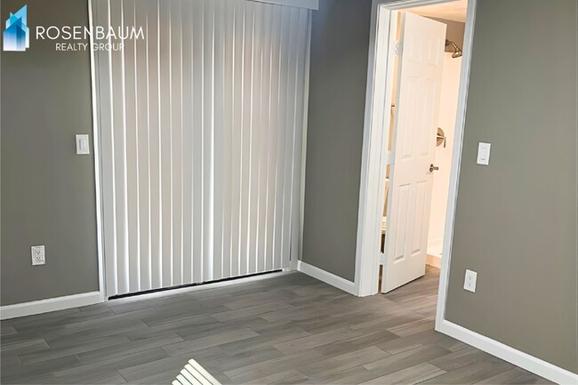 Building Photo - Charming and cozy 2-beds, 2-baths 4-plex unit in Tucson!