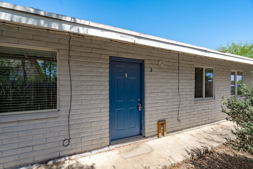 Building Photo - 1106 North 25th Pl