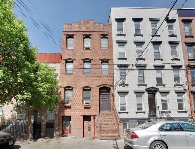 Building Photo - 202 Park Ave